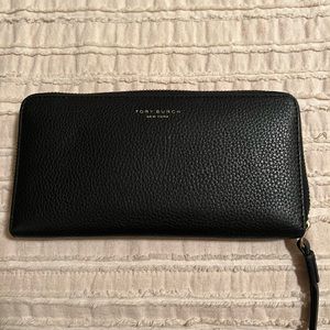Tory Burch Continental Wallet in Black